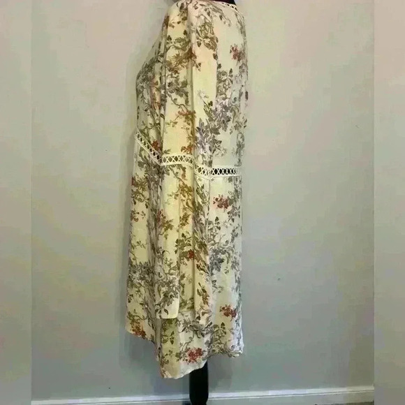 WAYF Revolve Pembrook Swing Dress Beige Floral Crochet Size Medium - Picture 6 of 8
